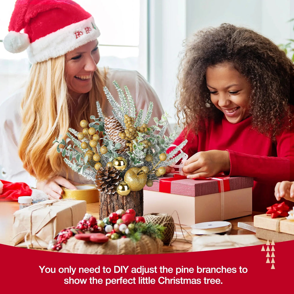 Small Christmas Tree, Artificial Mini Tabletop Christmas Tree Decorations with Christmas Ornaments, for Xmas Party Thankgivings Christmas Decor(Gold)